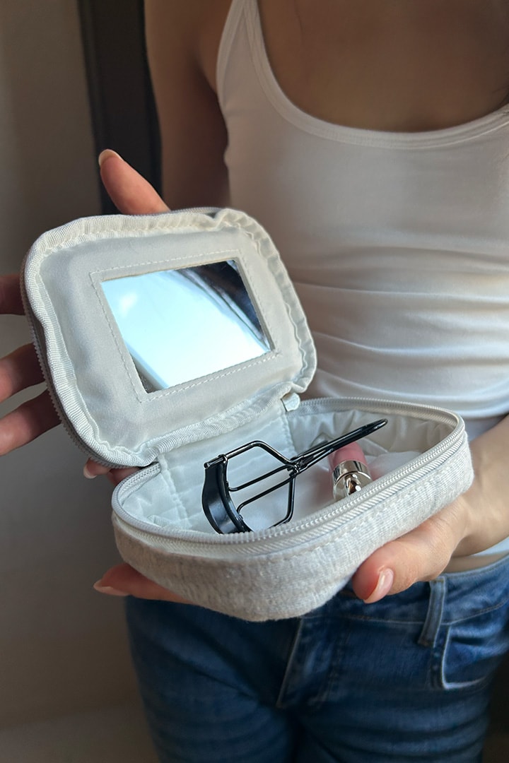 Wings Beauty case | Subdued Trending
