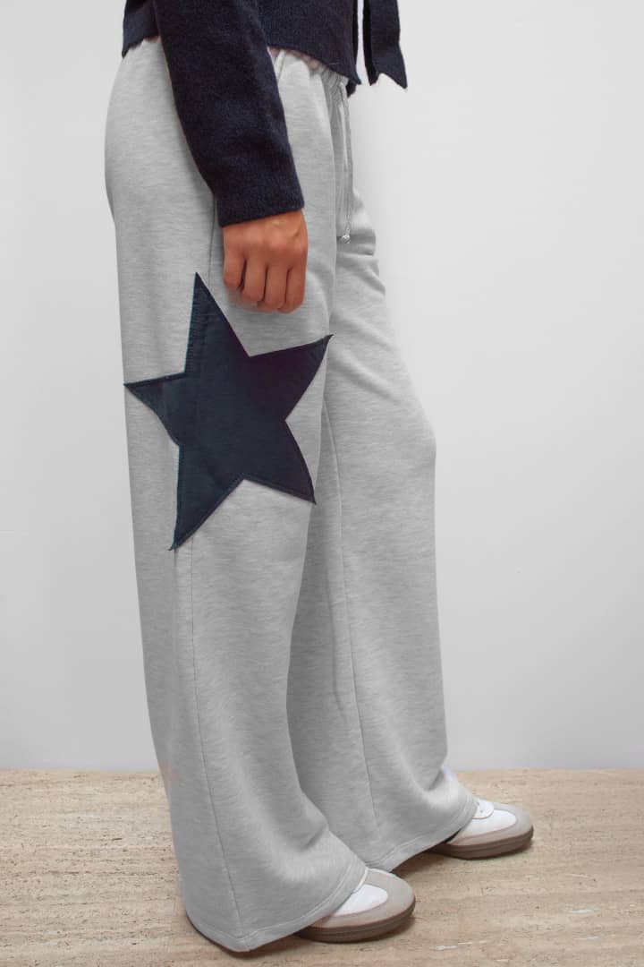 Wide-leg joggers with star | Subdued Smart Buy
