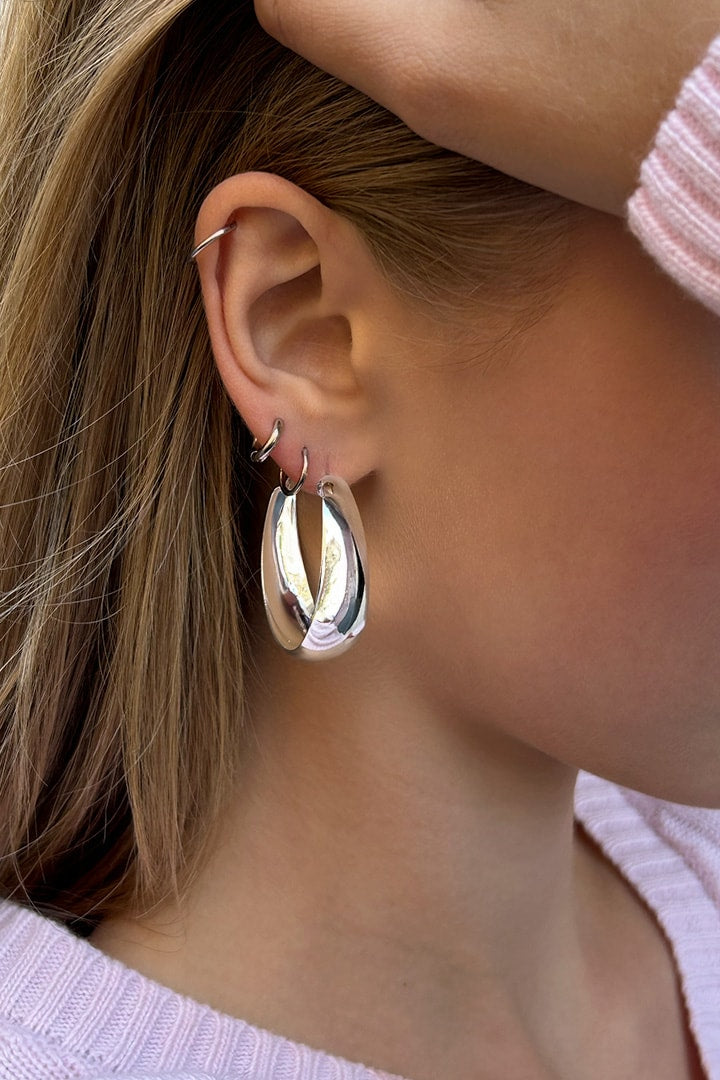 Hoop earrings | Subdued Latest