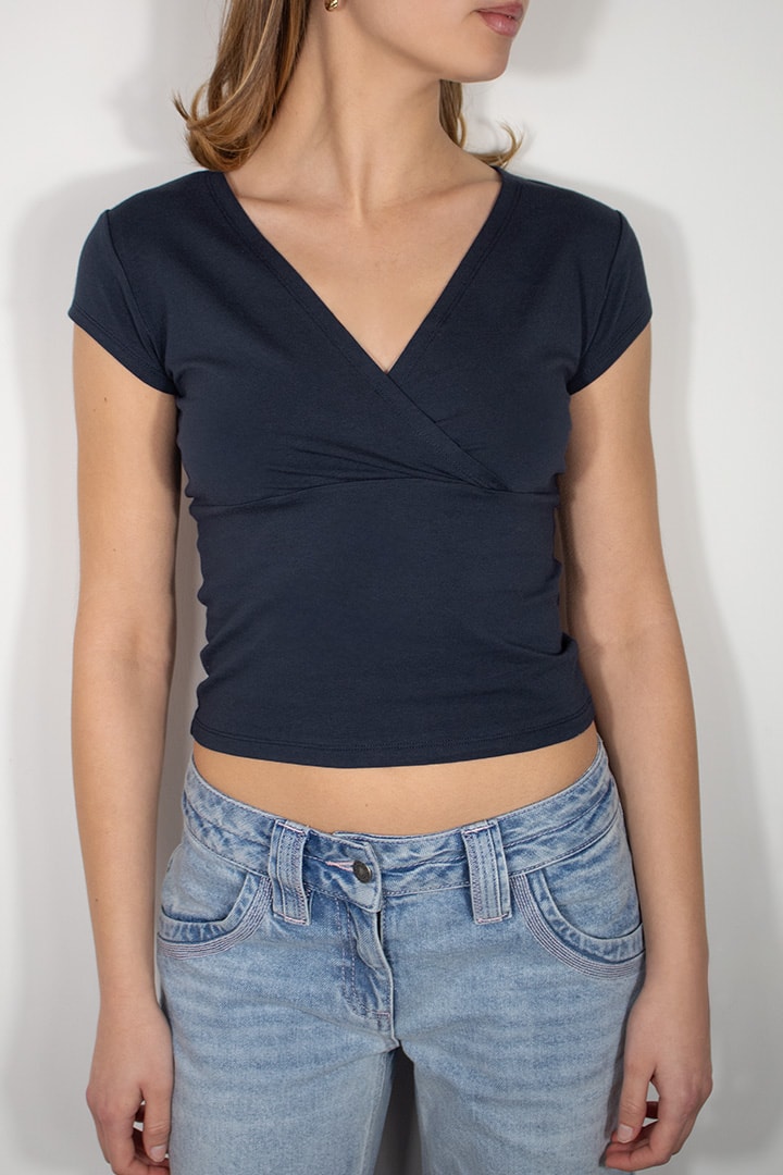 Cross-neck T-shirt | Subdued Featured