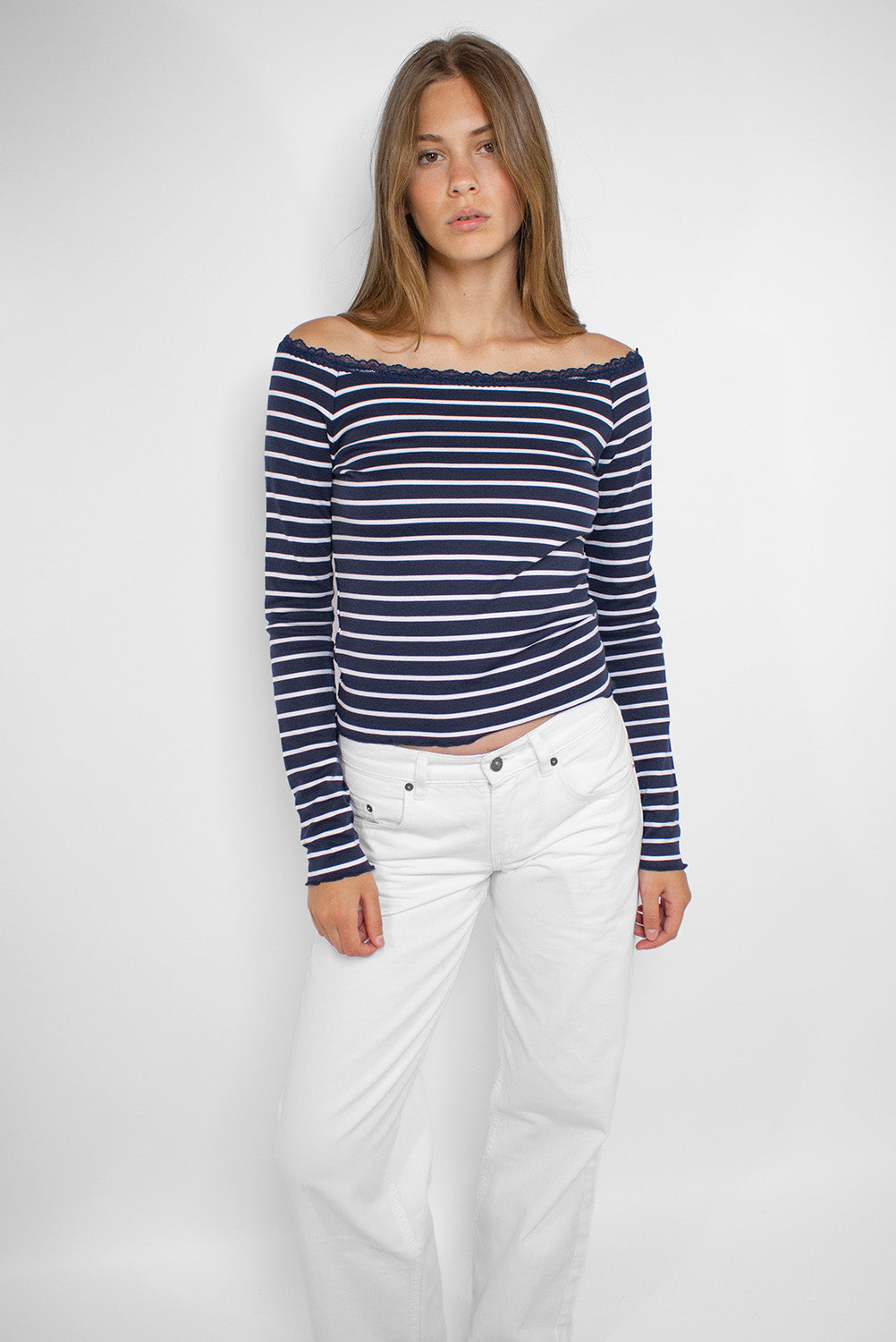 Boat neck T-shirt with lace | Subdued Customer Favorite