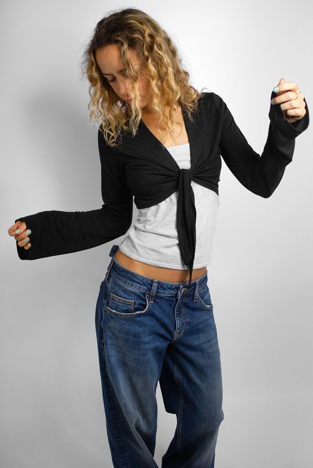 Shrug | Subdued Discount