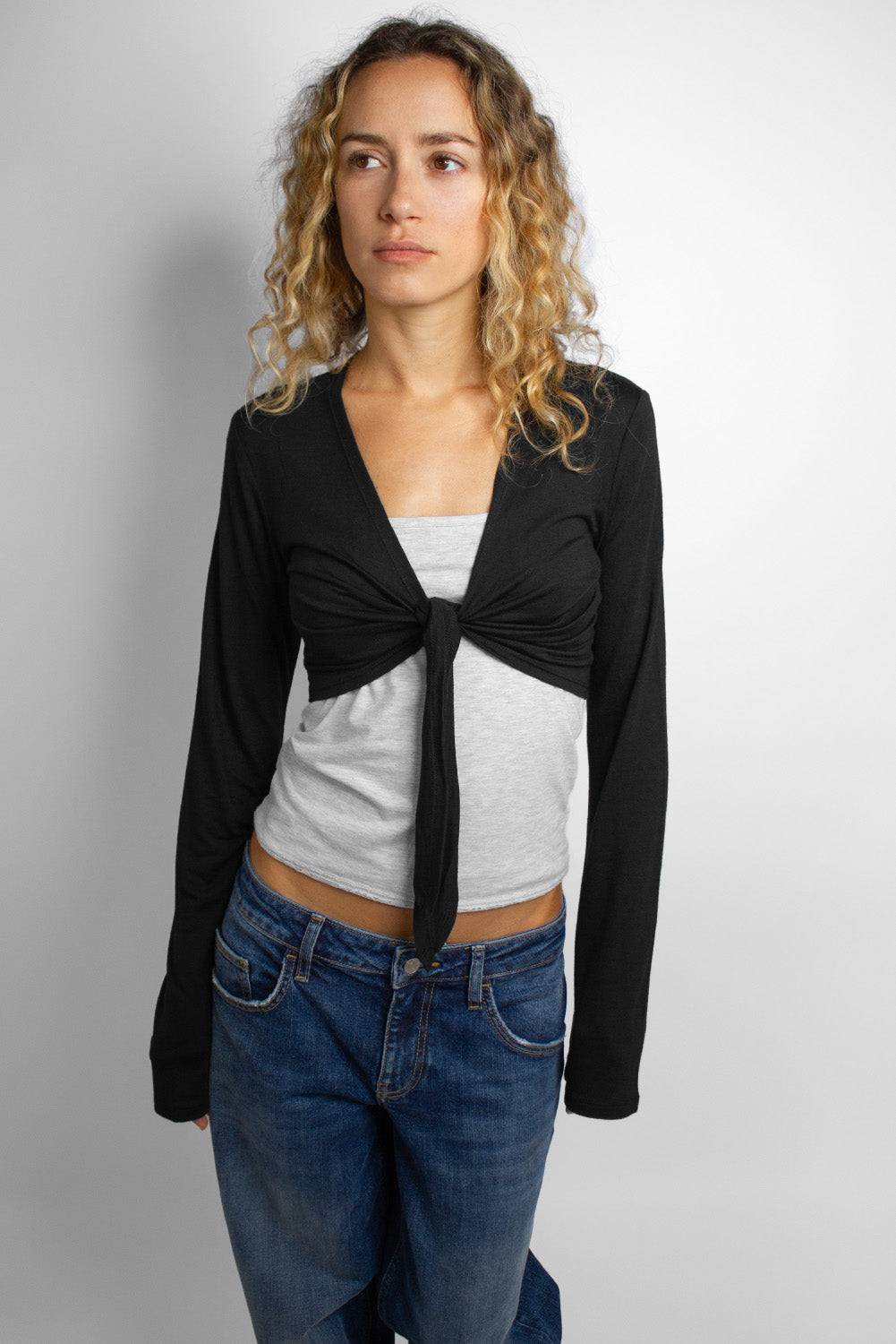 Shrug | Subdued Discount