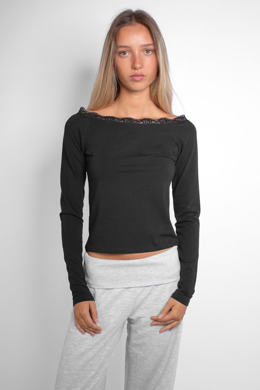 T-shirt with a boat neckline and lace | Subdued Deals
